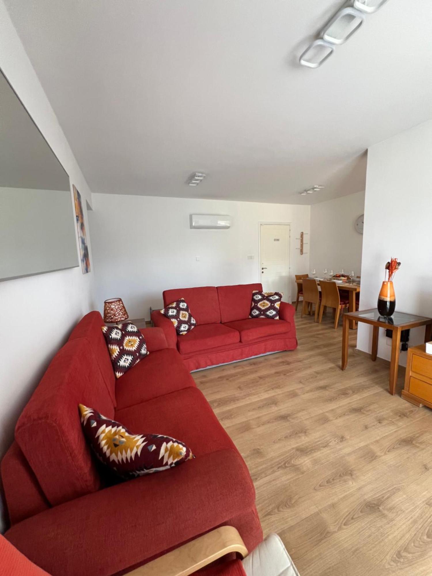 Iris Village Grand Apartment Paphos Esterno foto