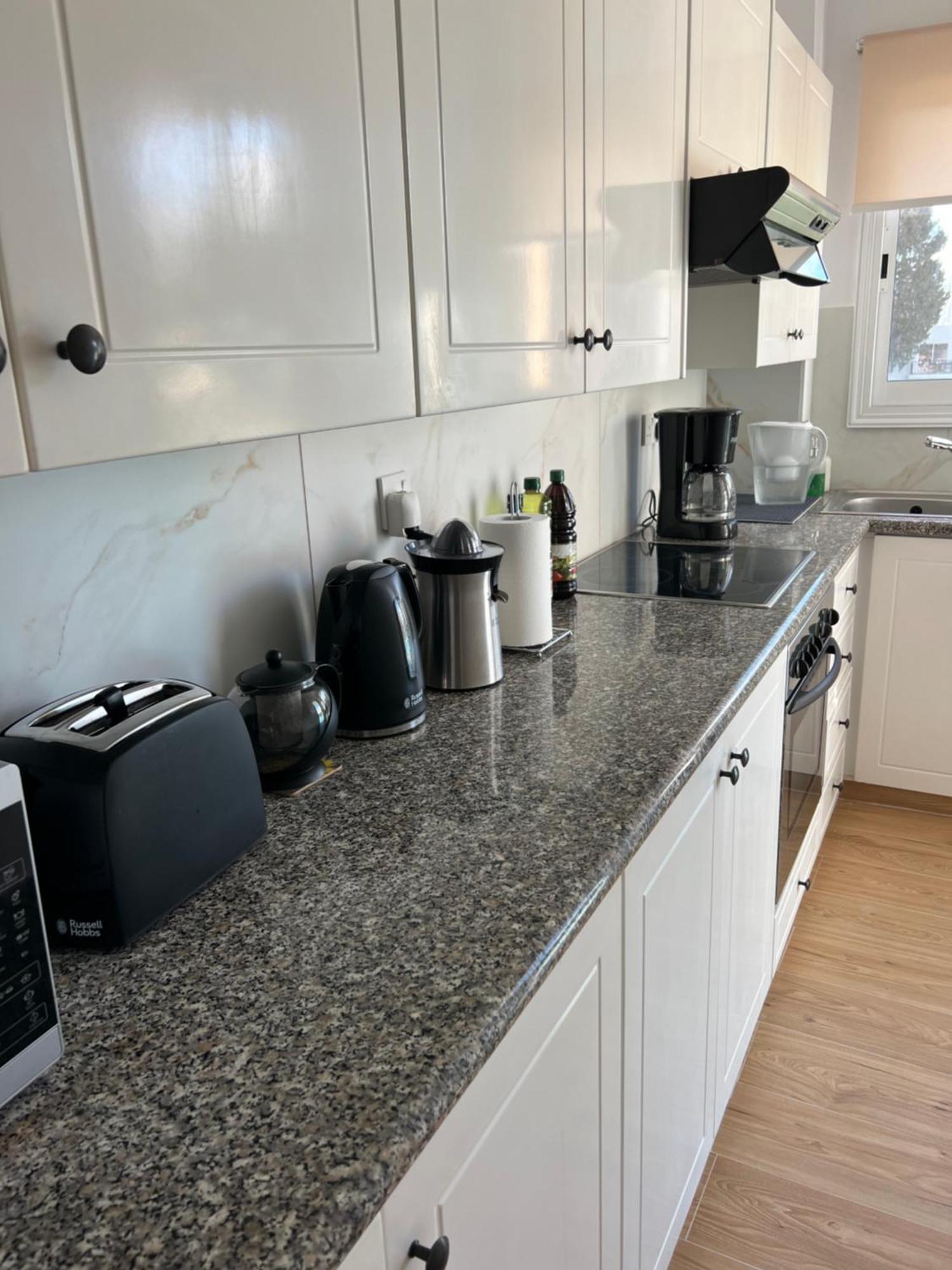 Iris Village Grand Apartment Paphos Esterno foto
