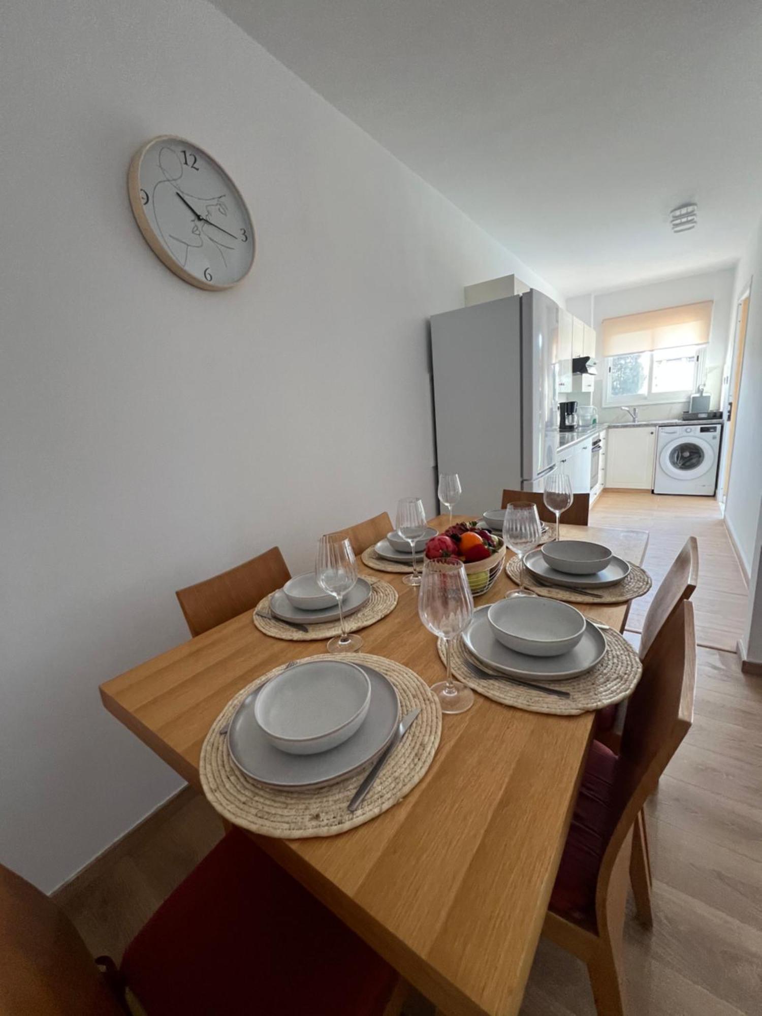 Iris Village Grand Apartment Paphos Esterno foto