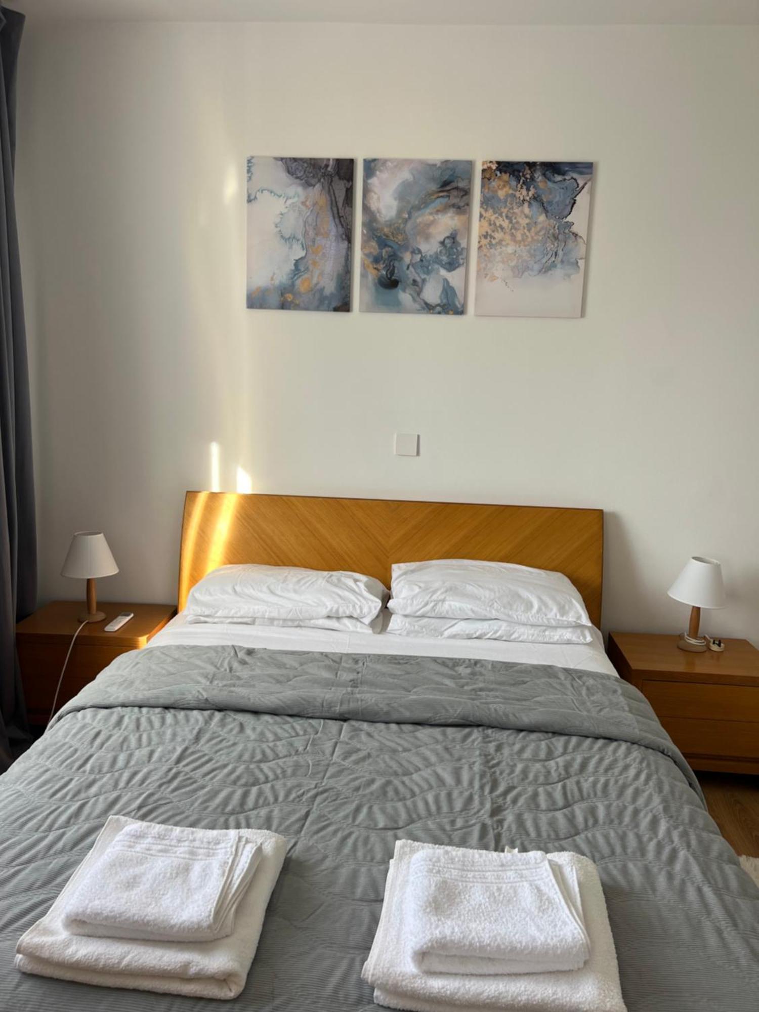 Iris Village Grand Apartment Paphos Esterno foto
